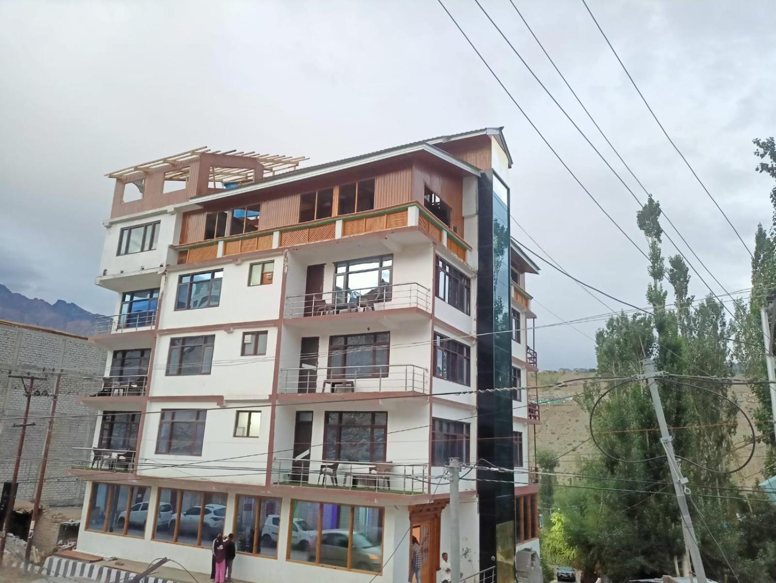 Hotel D Indian Kargil Exterior photo